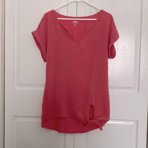 Soho New York and Company jeans pullover Top with bottom tie. - Picture 1 of 8